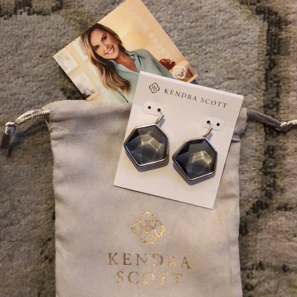 Kendra Scott Vanessa Earrings 2025